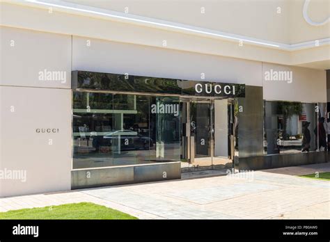 renaissance mall gucci